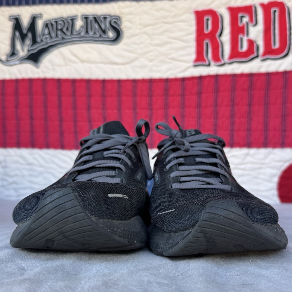 Size 11 - Brooks Adrenaline GTS 22 Men Shoes Sneakers Black Ebony 1103661D020‎ - Picture 5 of 11